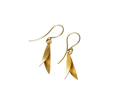 Leaves #34020 | Earrings by Miriam Sharlin