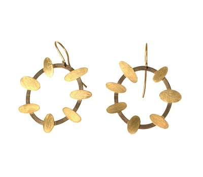 Scattered Drops #34063 | Earrings by Miriam Sharlin