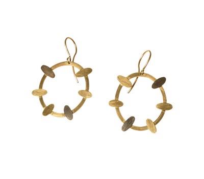 Scattered Drops #34069 | Earrings by Miriam Sharlin