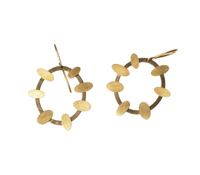 Scattered Drops #34085 | Earrings by Miriam Sharlin